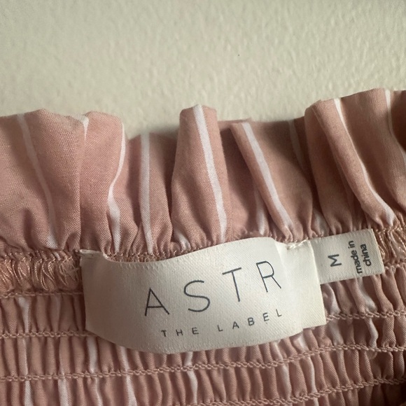 Astr top amazing neckline - Picture 3 of 4